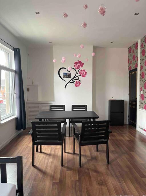Entire Pinkapt - Free Parking - Up To 4 Guests - 3 Beds - Close To City Centre Belfast Exterior photo
